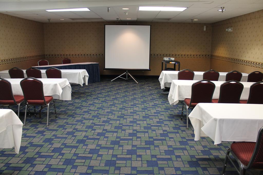 Days Inn & Suites By Wyndham Bridgeport - Clarksburg Esterno foto