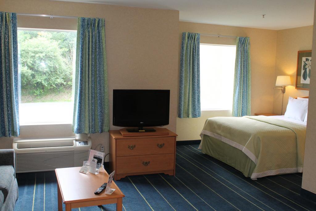 Days Inn & Suites By Wyndham Bridgeport - Clarksburg Esterno foto