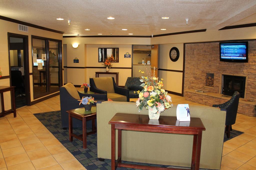 Days Inn & Suites By Wyndham Bridgeport - Clarksburg Esterno foto
