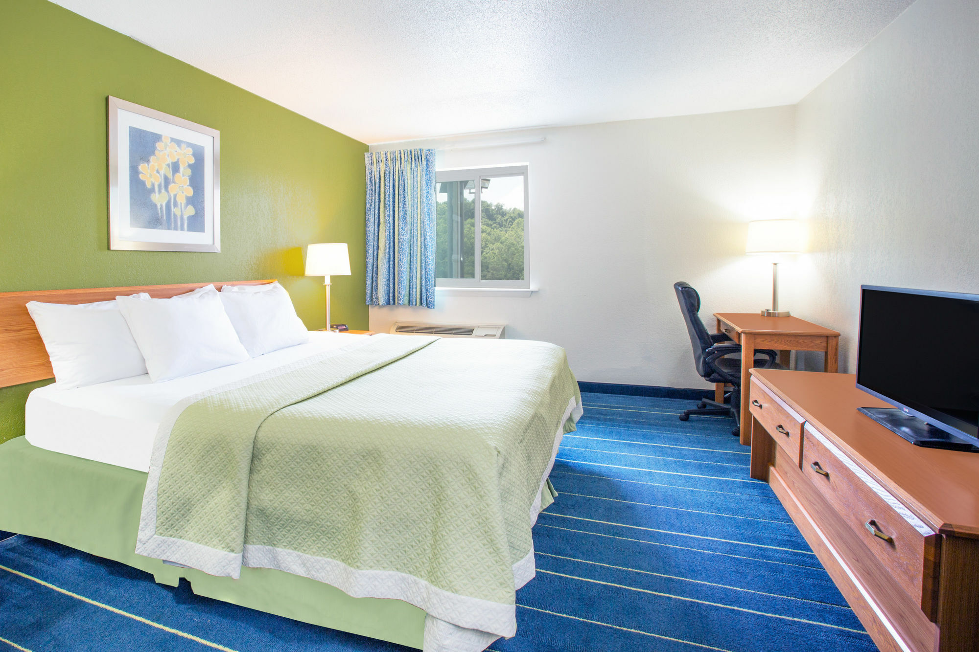 Days Inn & Suites By Wyndham Bridgeport - Clarksburg Esterno foto