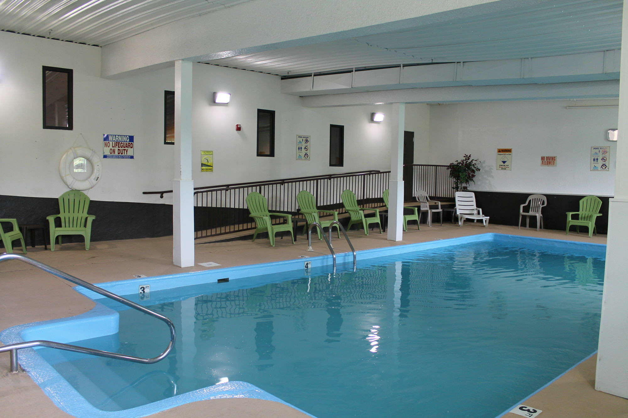 Days Inn & Suites By Wyndham Bridgeport - Clarksburg Esterno foto