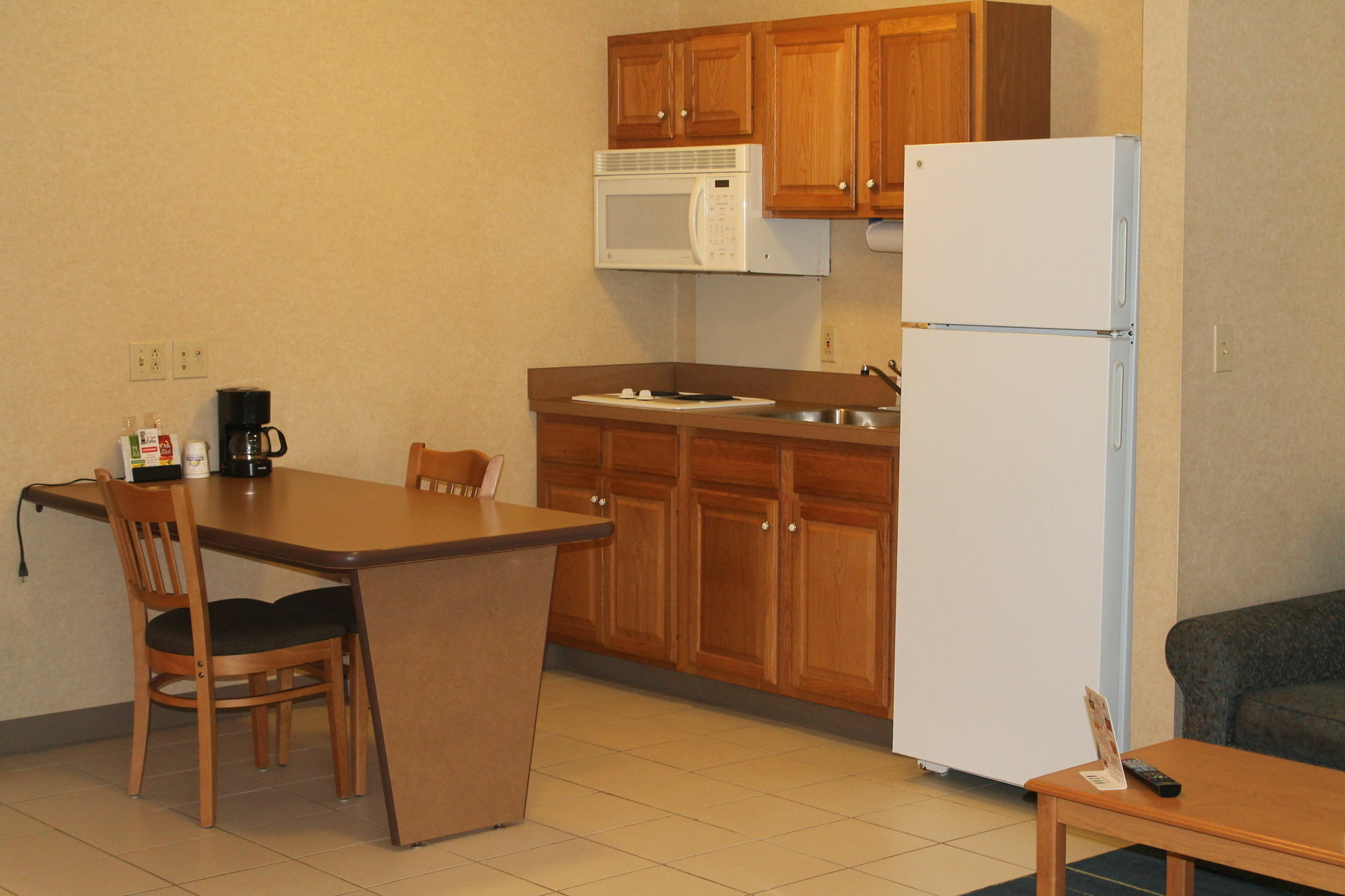Days Inn & Suites By Wyndham Bridgeport - Clarksburg Esterno foto