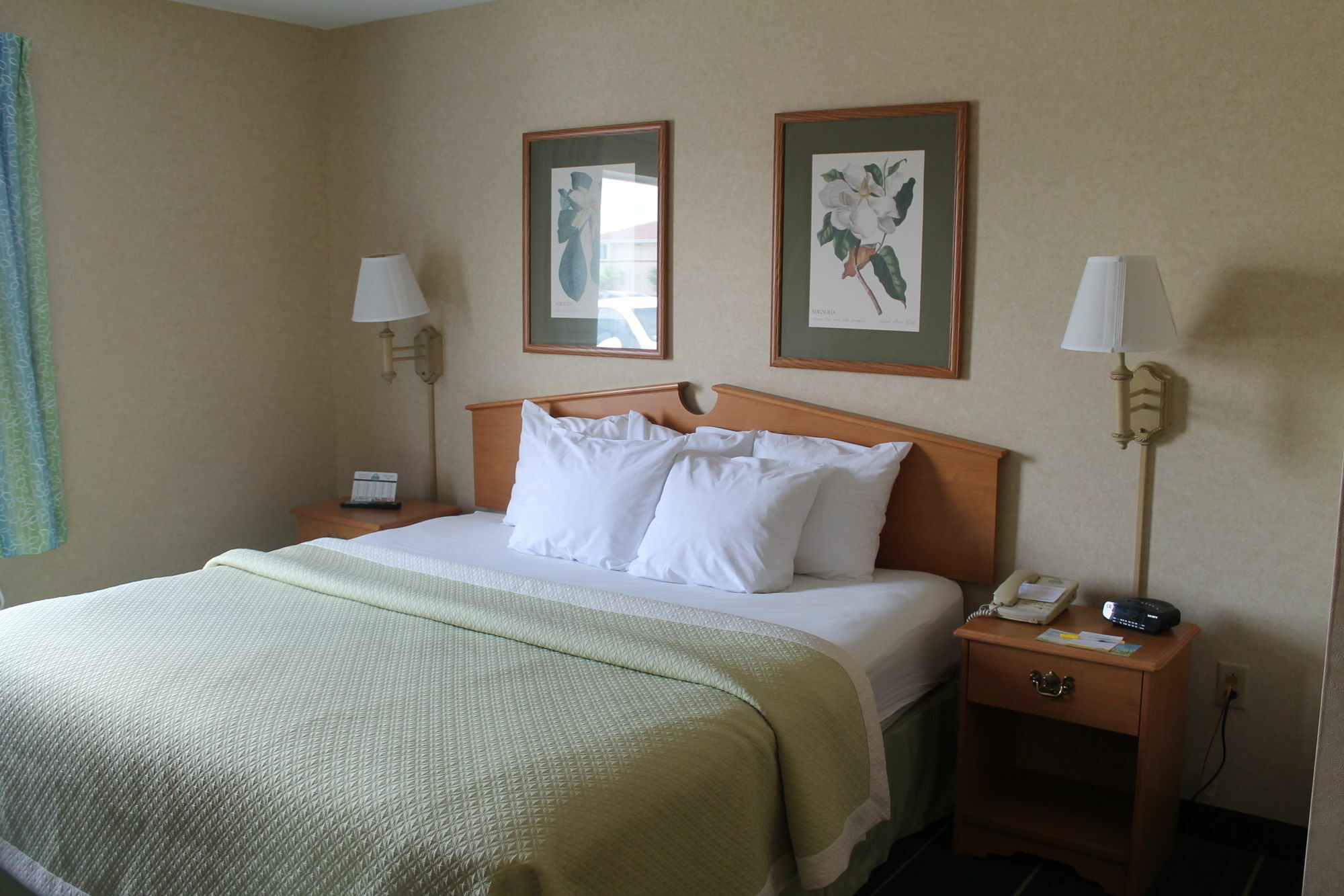 Days Inn & Suites By Wyndham Bridgeport - Clarksburg Esterno foto