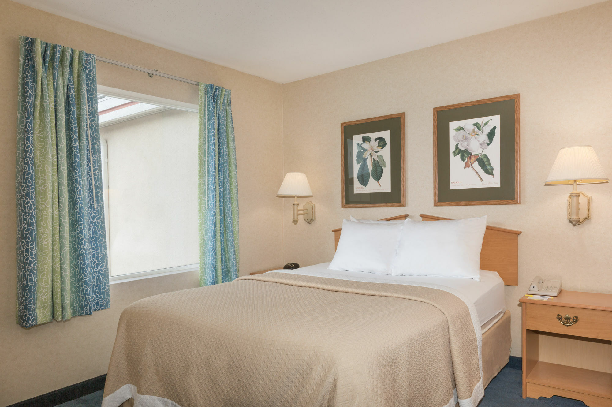 Days Inn & Suites By Wyndham Bridgeport - Clarksburg Esterno foto